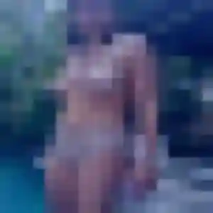 Rejoins Naomi, 36 ans à Artigues-près-Bordeaux gratuitement