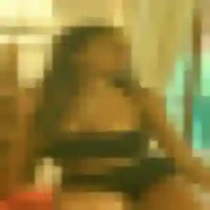 Fleur, femme de 21 ans cherche rencontre coquine à Aytré