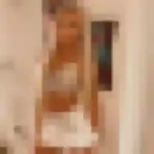 Rejoins Meriem, 20 ans à Mende en privé