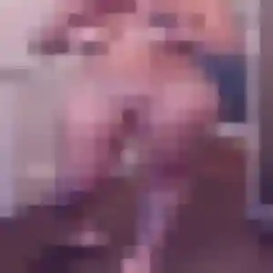 Photo de Huguette à Saint-Jacques-de-la-Lande (29 ans) - rencontre coquine discret